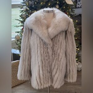Elegant Silver fox fur Women's Fur Coat